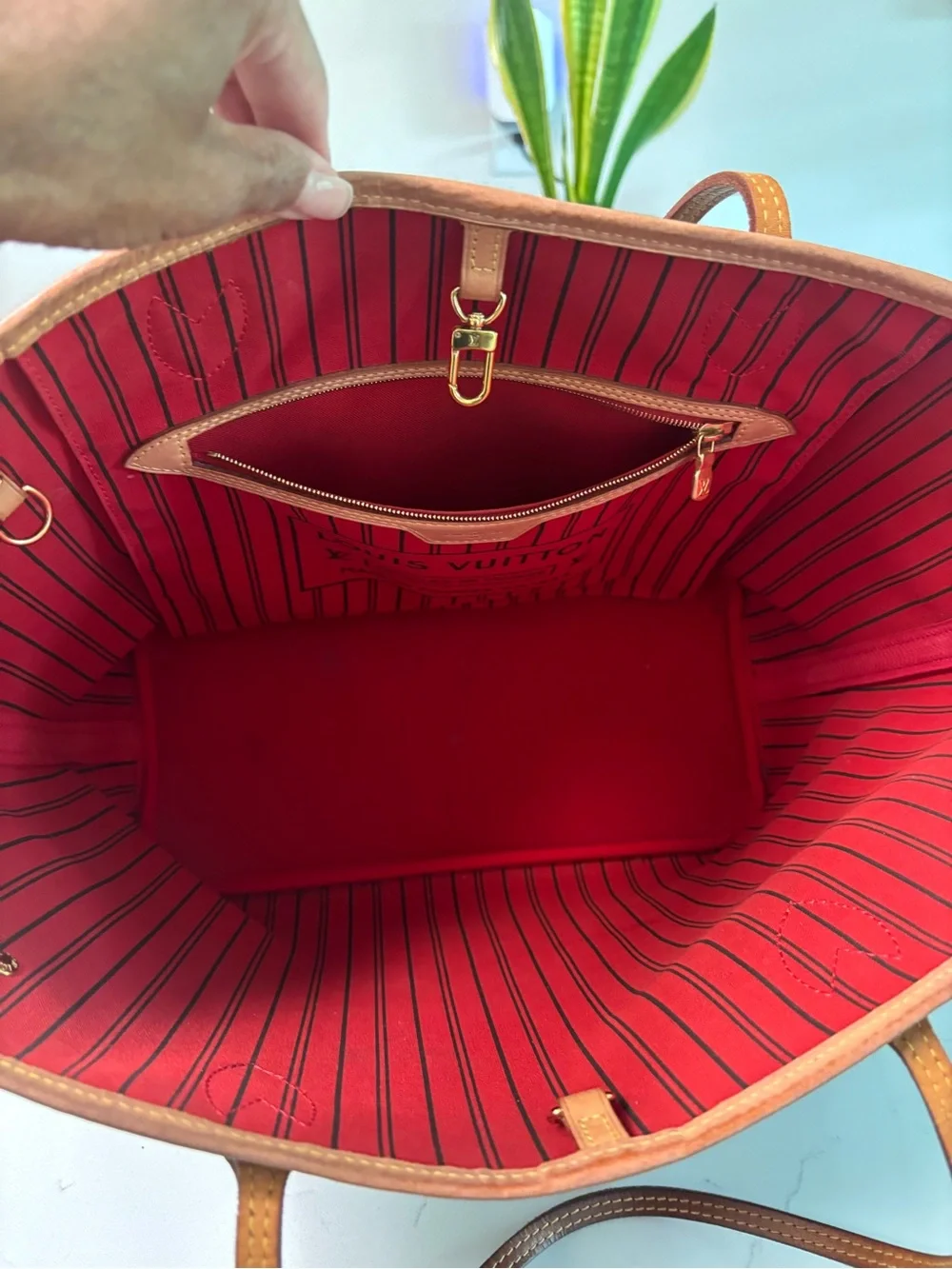 Louis Vuitton Neverfull MM Tote